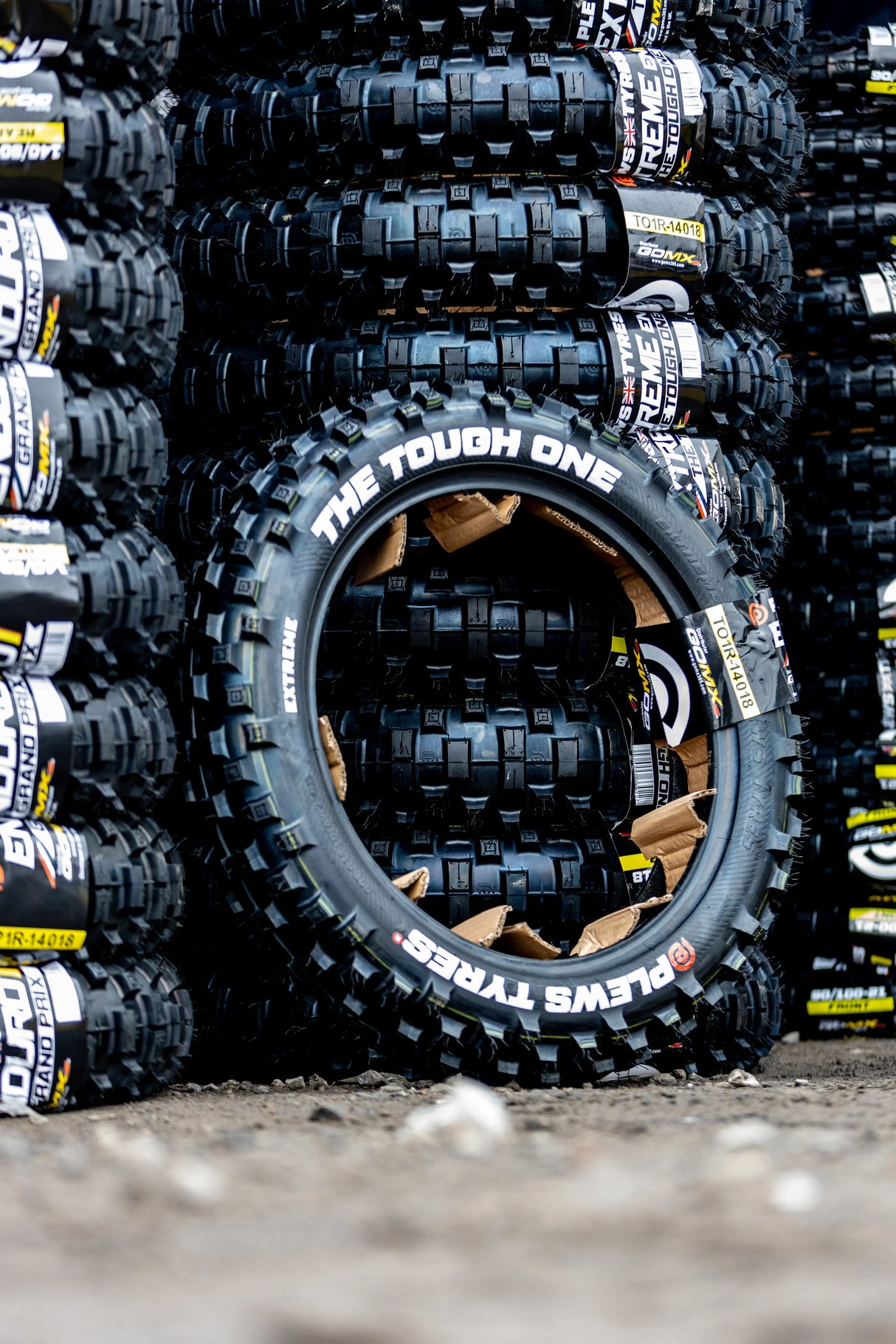 Plews Tyres EN1 EXTREME THE TOUGH ONE Rear (140/80-18)