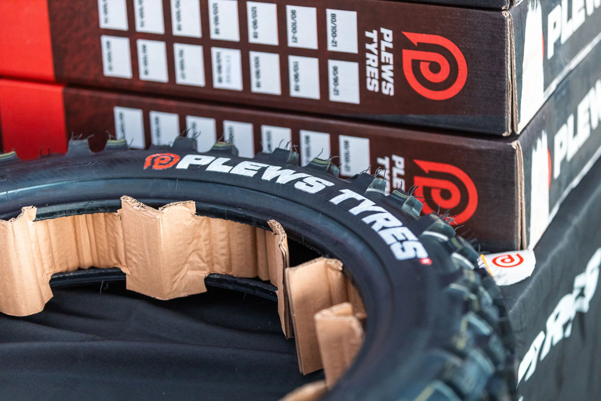 Plews Tyres EN1 Grand Prix Rear (140/80-18)