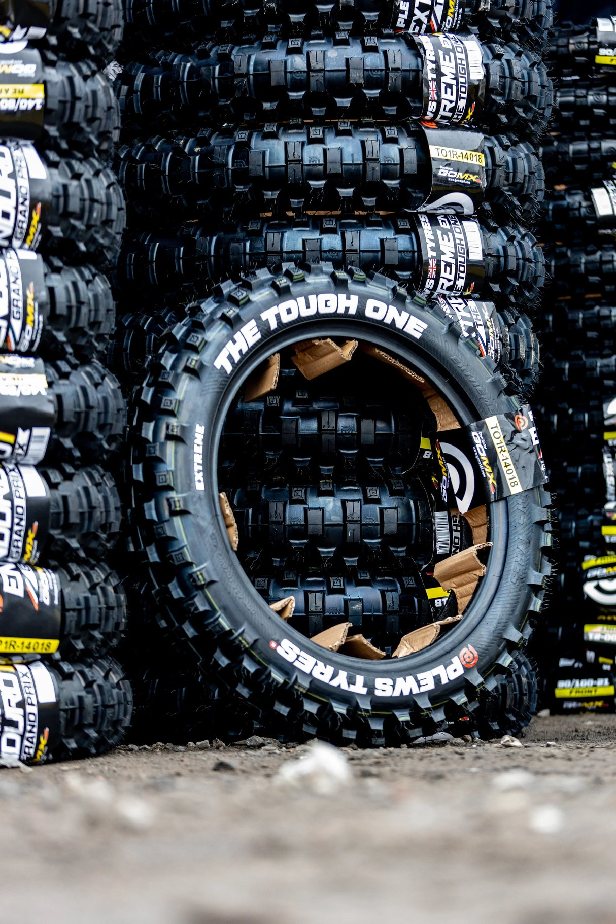 Plews Tyres EN1 EXTREME THE TOUGH ONE Rear (140/80-18)